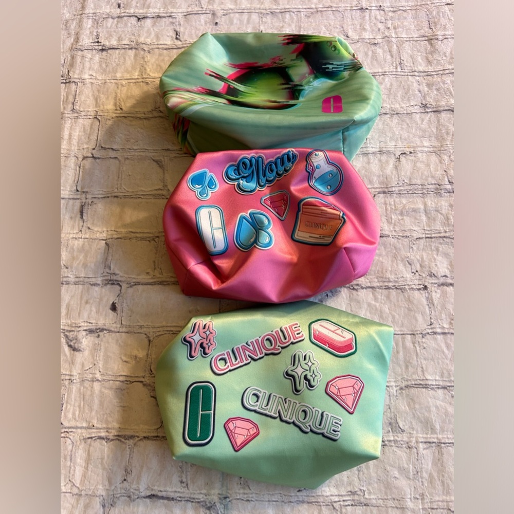 CLINIQUE SILLY PRINT (3) MAKEUP COSMETICS ZIP TOP BAGS GREEN AND PINK - Picture 2 of 12